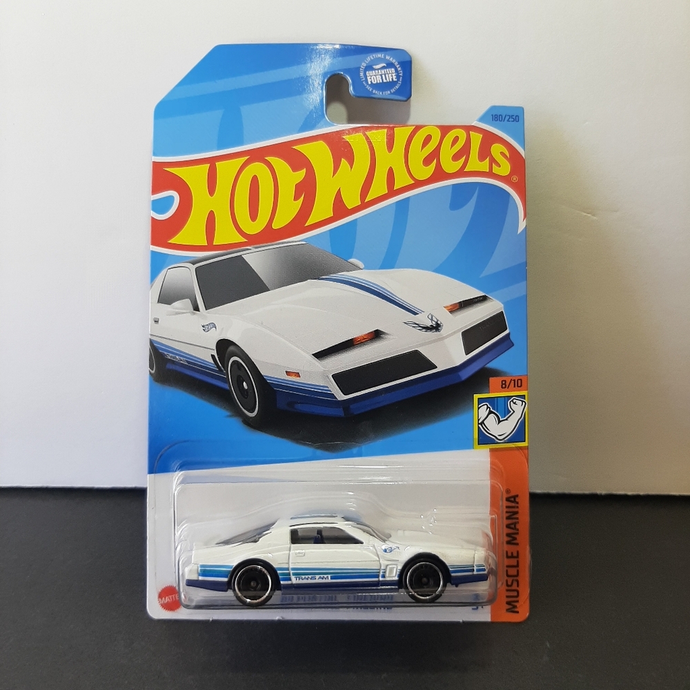 '84 Pontiac Firebird 2023 Hot Wheels Muscle Mania Collection Diecast White Car